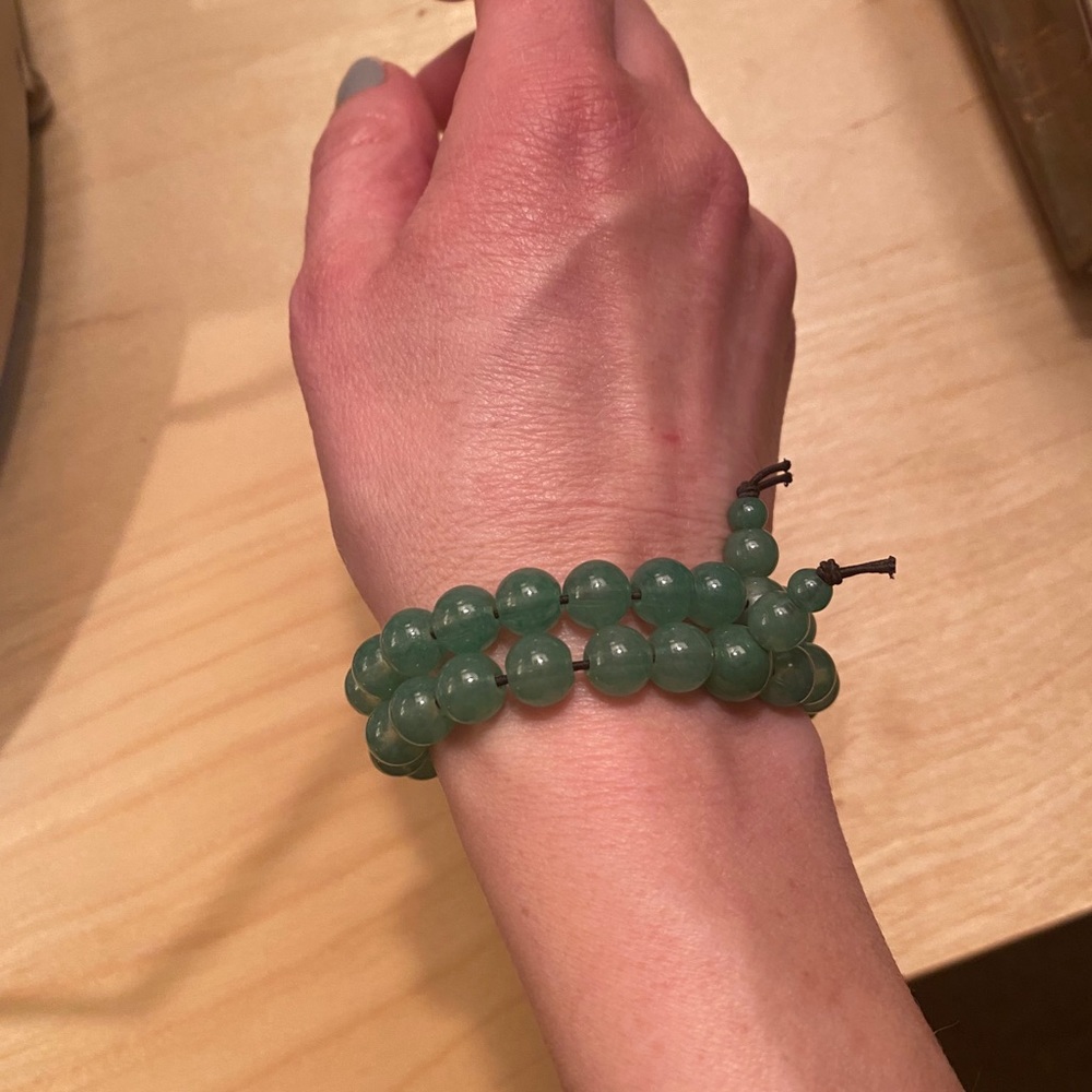 Jade beaded stretch bracelet
